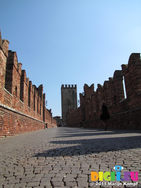 SX19391 Crenellations on Ponte di Castelvecchio, Verona, Italy